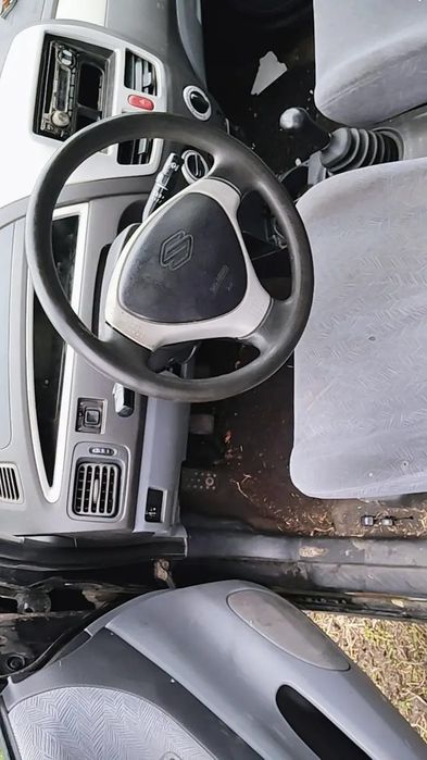 Suzuki Liana 2003 benzină, 468 € — imagine 4