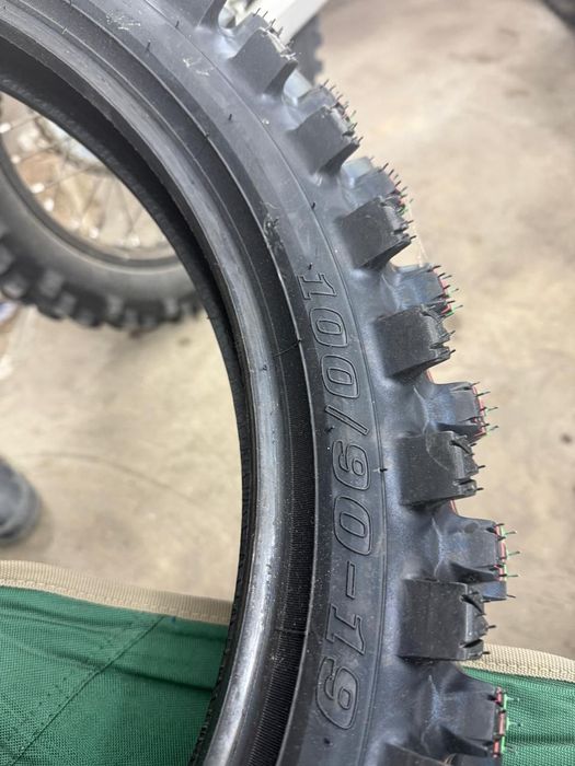 Задний балон dunlop geomax 34  100/90/19