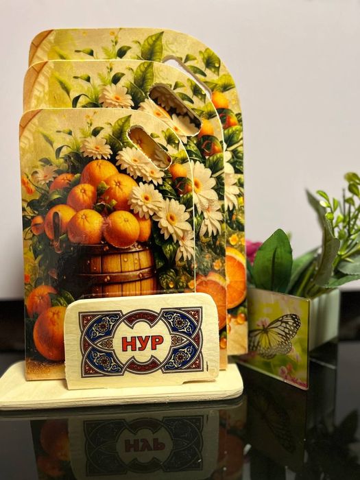 Yangi kurinishda oshxona taxtakachi