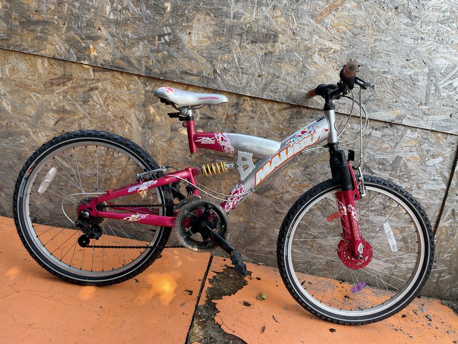 Bicicleta malibu cu suspensii roti 24”