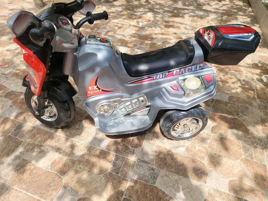 Детски акумулаторен мотор и кола-комплект