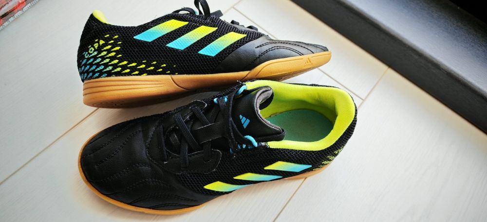 Ghete  fotbal adidas Nr 34