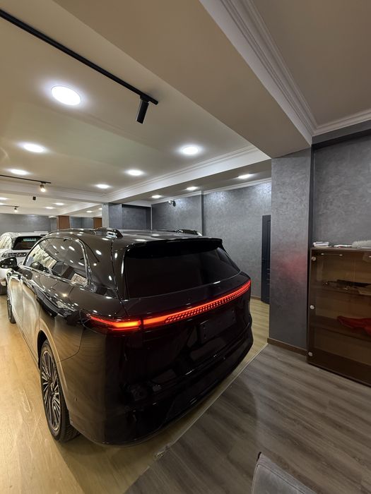 Xpeng G9 680 Long Range 4WD Max