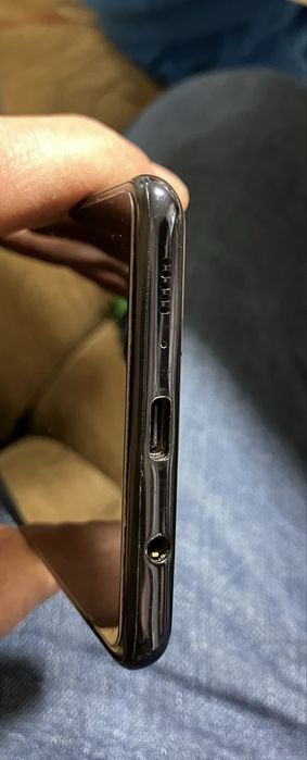 Продавам Samsung Galaxy A71