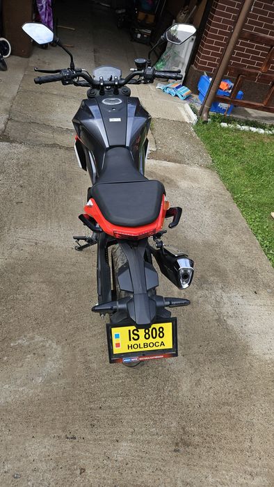 Motocicleta Barton Naked 50 se conduce cu B sau AM