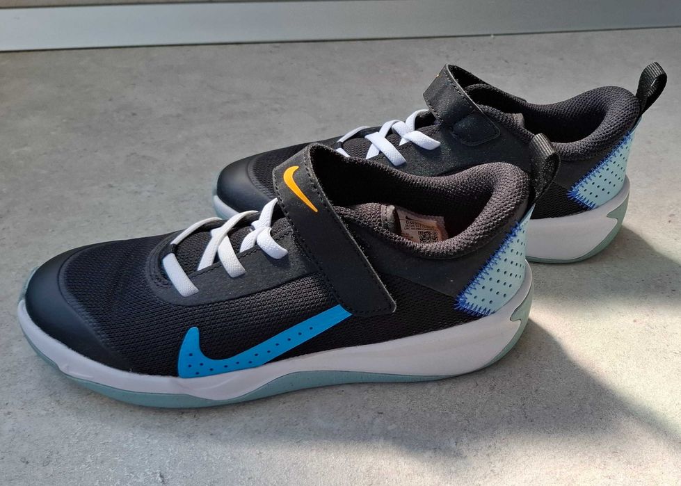 Продавам нови летни маратонки Nike Omni Multi-Court