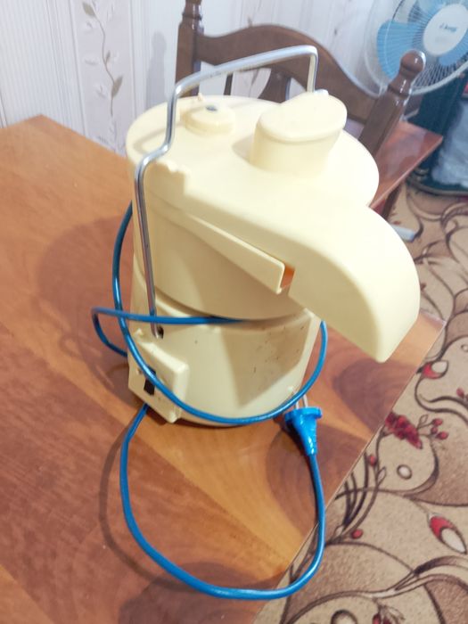 Продам соковыжималку