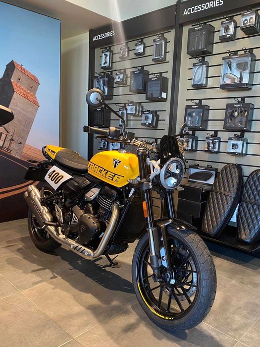 Motocicleta Triumph Tracker 400 2026 | Finantare rapida