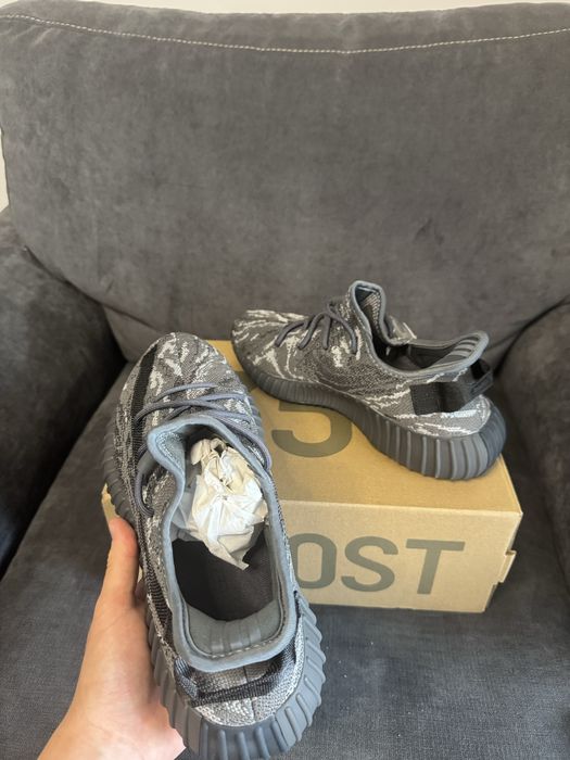 Yezzy 350v2 Dark Salt