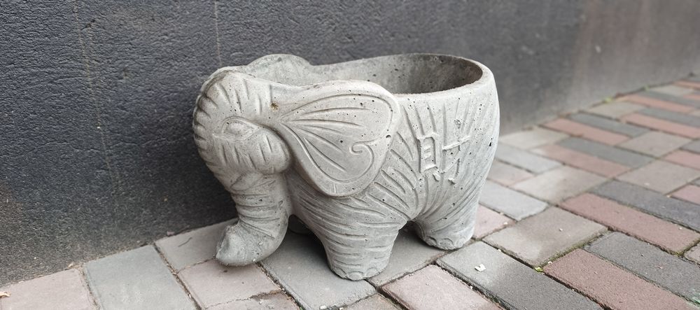 Садовый горшок для цветов.