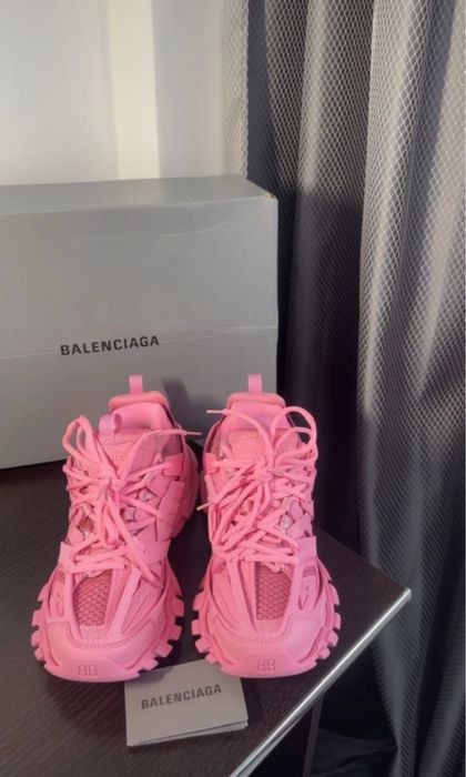 Balenciaga track pink