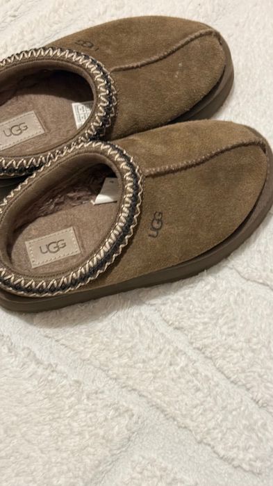 UGG razz 31 (12) размер. Уголемени. Много са топли и удобни.