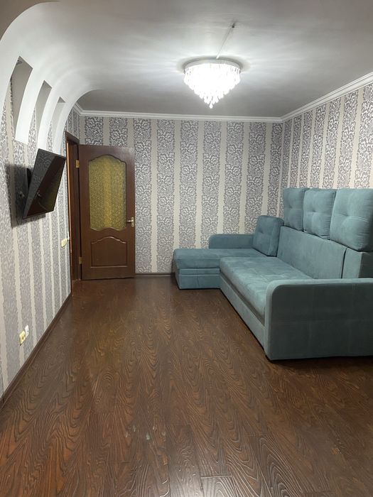 Продам диван для гостинной