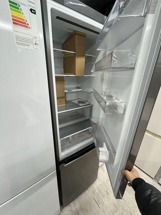 Продам холодильники новые с гарантией