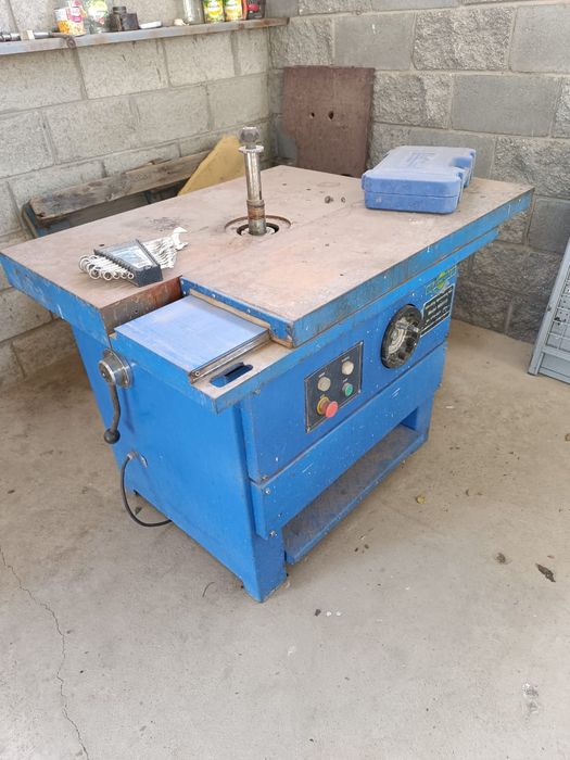 Фрезерный станок по дереву с кареткой