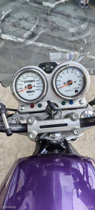 Продавам Suzuki VX800