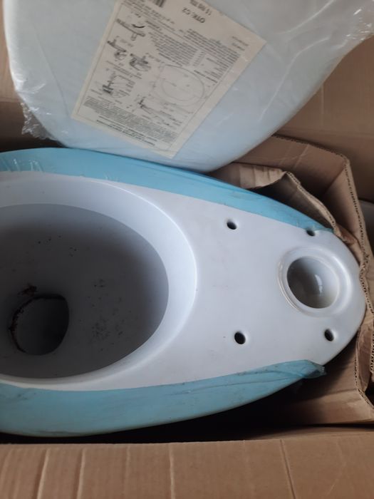 Унитаз новый российский комплект