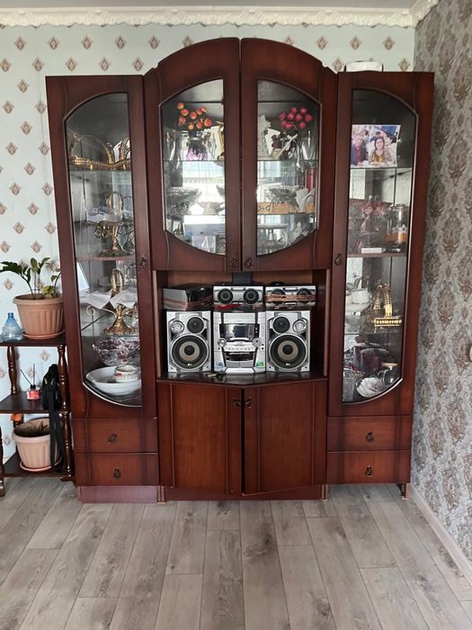 Продается Шифоньер в зал
