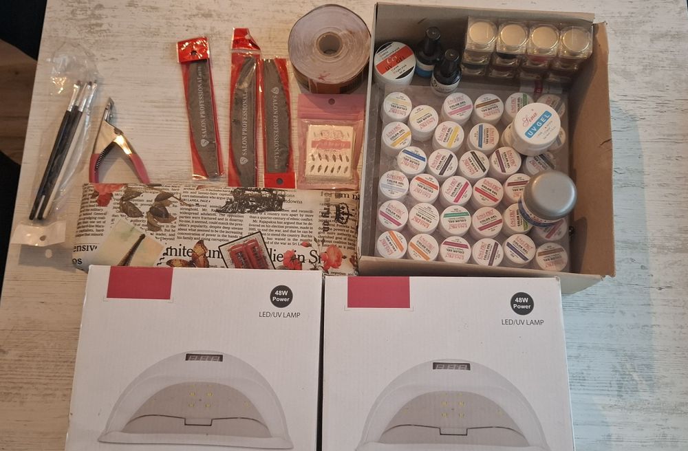 Kit Complet Unghii Tehnice - 2 Lampi UV/LED + 40 Acryluri Color + Accesorii