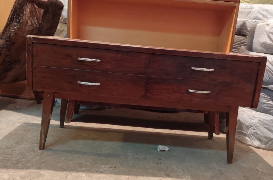 Продам винтажную тумбочку.