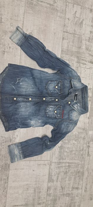 Vând camasa de blugi pt copii dsquared2