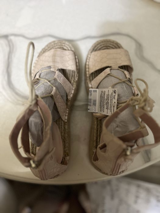 Босоножки новые страдивариус испания