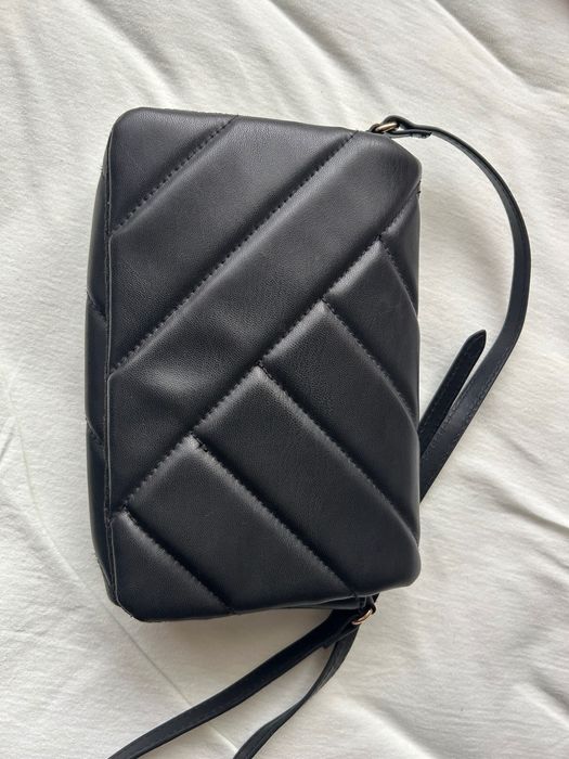 Чантичка черна нова H&M