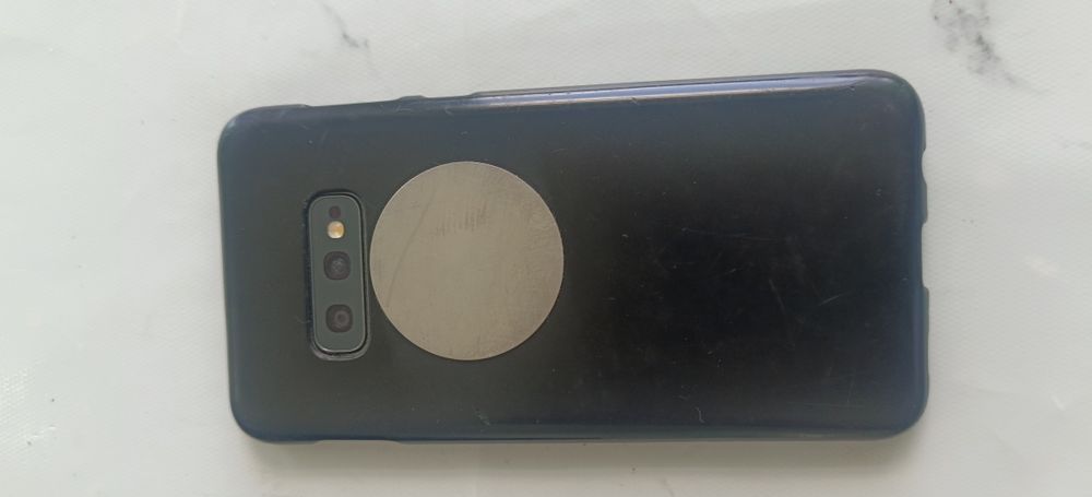 Samsung s 10e продается.