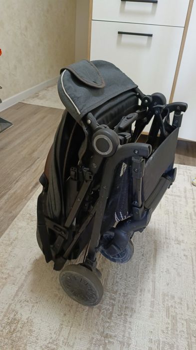 Коляска прогулочная