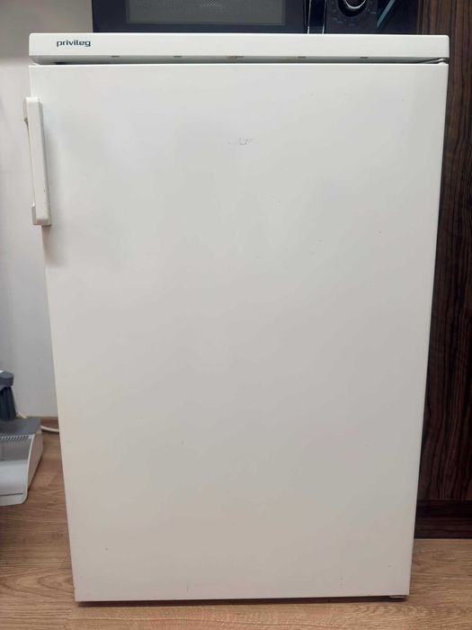 Малък хладилник Privileg