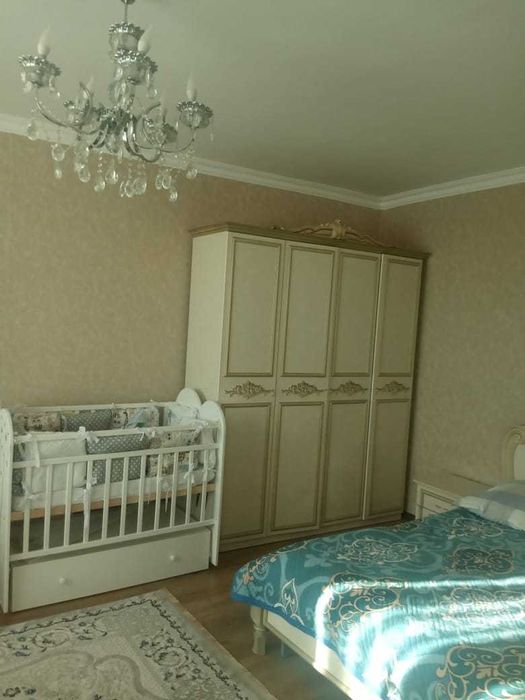 Продам спальный гарнитур