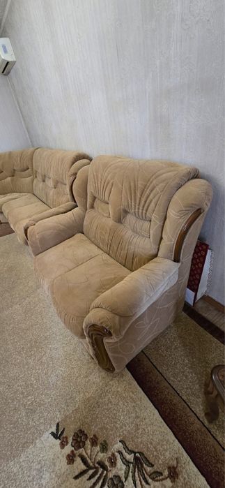 Продам диван с креслом-кооватью.