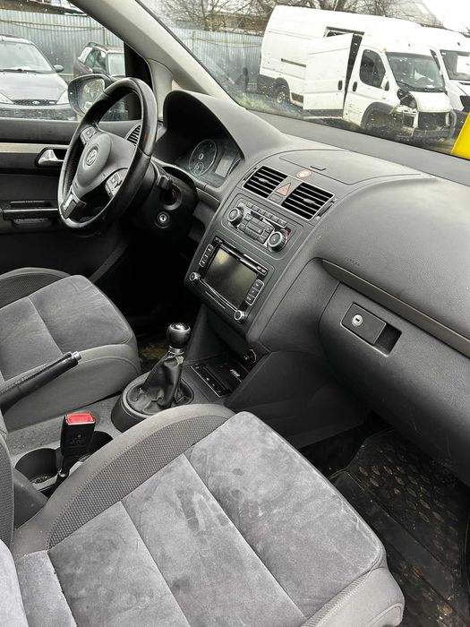 Piese disponibile, motor, cutie VW TOURAN 2011 1.4 BENZINA COD CAVC