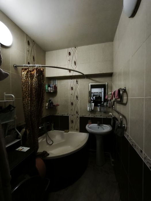 Продается 4 комнатная Бадамзар