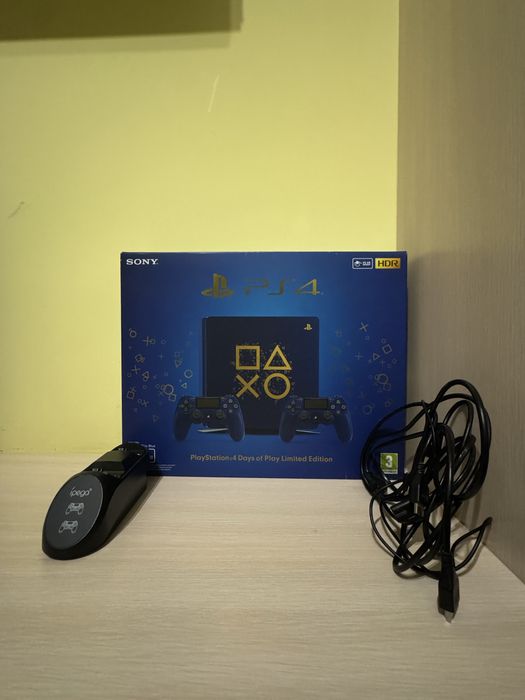 Playstation 4 Slim / 4 Days of Play Limited Edition