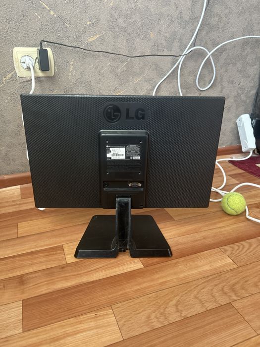 Продам манитор17 дюмов