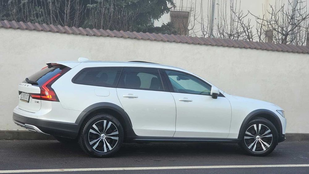Volvo V90 CrossCountry 2.0D5 235cp 2020 4x4 HUD PANO Harman LED / FULL