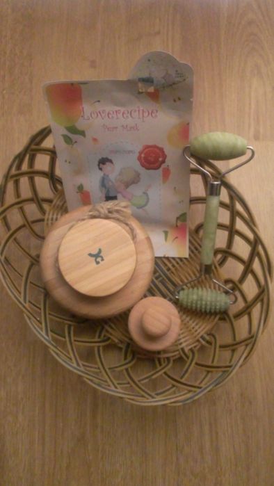 Set pentru exfoliere 

1.Rola dubla pentru masaj confectionata