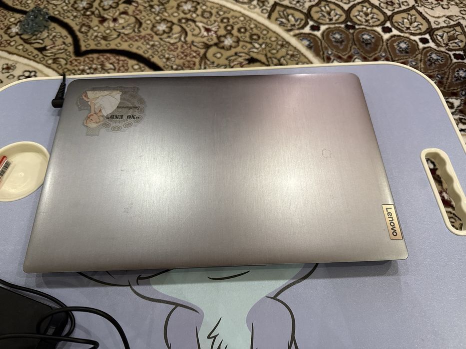 Noutbook Lenovo.