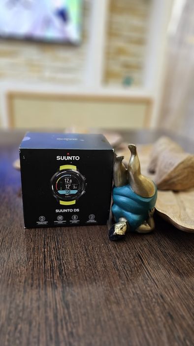 Продам дайвкомпьютер  Suunto d5