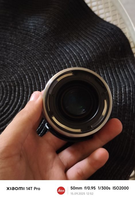 Sony 16mm f/2.8 + Ultra Wide Converter 0.75x – Перфектно състояние