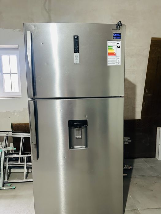 Продам рабочий холодильник