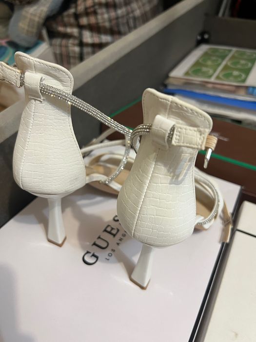 Продам босоножки