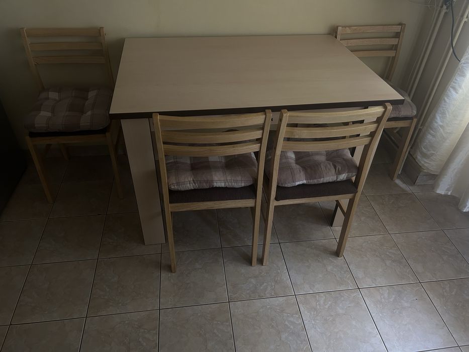 Masă de bucătărie