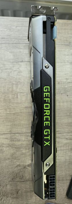 Vand placa video rara pentru colecționari GTX 690