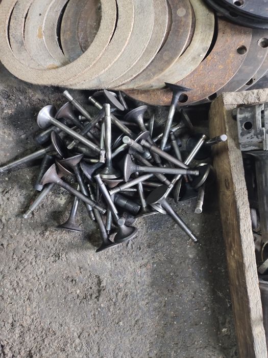 Продаются Запчясти на Урал