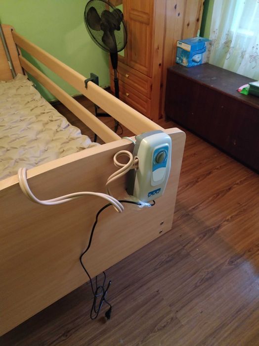 Медицинско електрическо легло със хидравлика