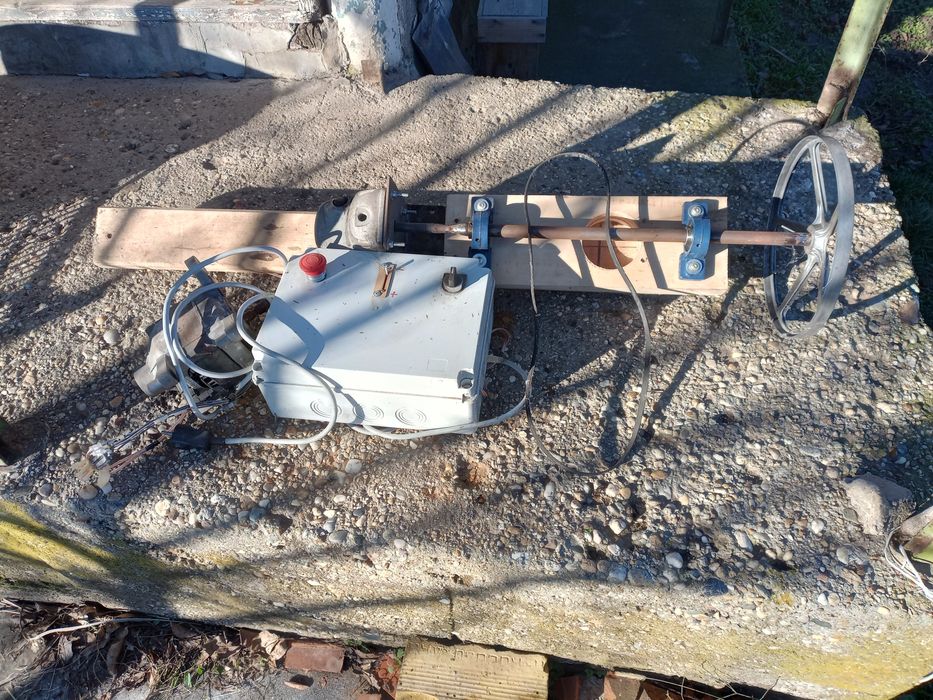 Центрофуга за мед 16 рамки ДБ