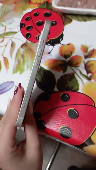 Iphone 13 roz  functioneza pefect