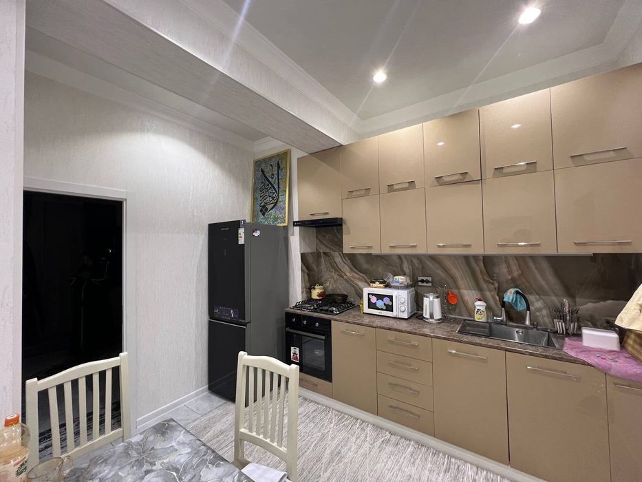 Uy sotiladi 2 xonali